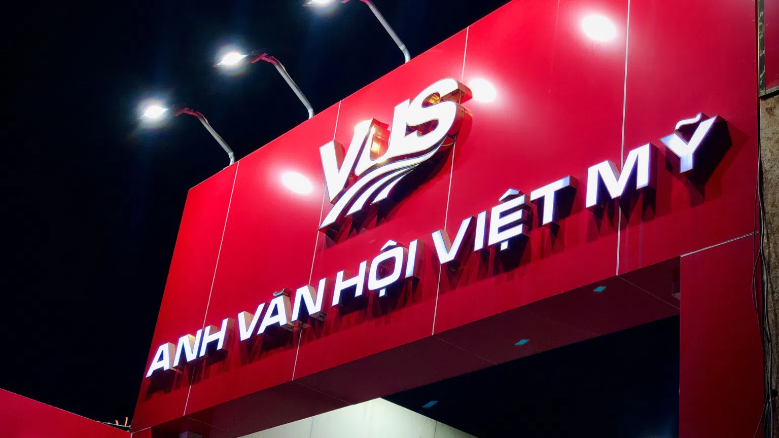 Bảng hiệu chữ nổi đẹp, thiết kế chuyên nghiệp cho doanh nghiệp